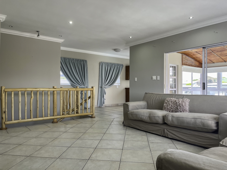 5 Bedroom Property for Sale in Hartenbos Central Western Cape